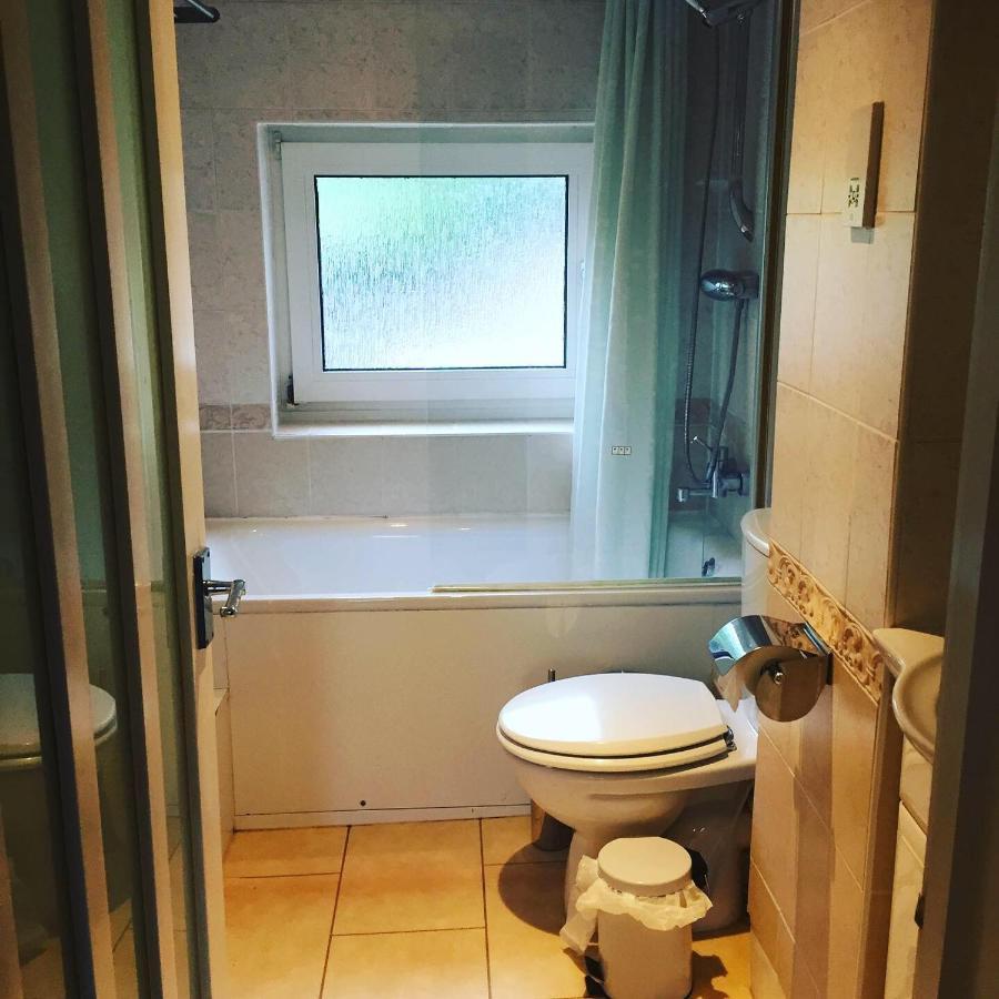 Cricketers Cottage B&B 웨스트 몰링 외부 사진